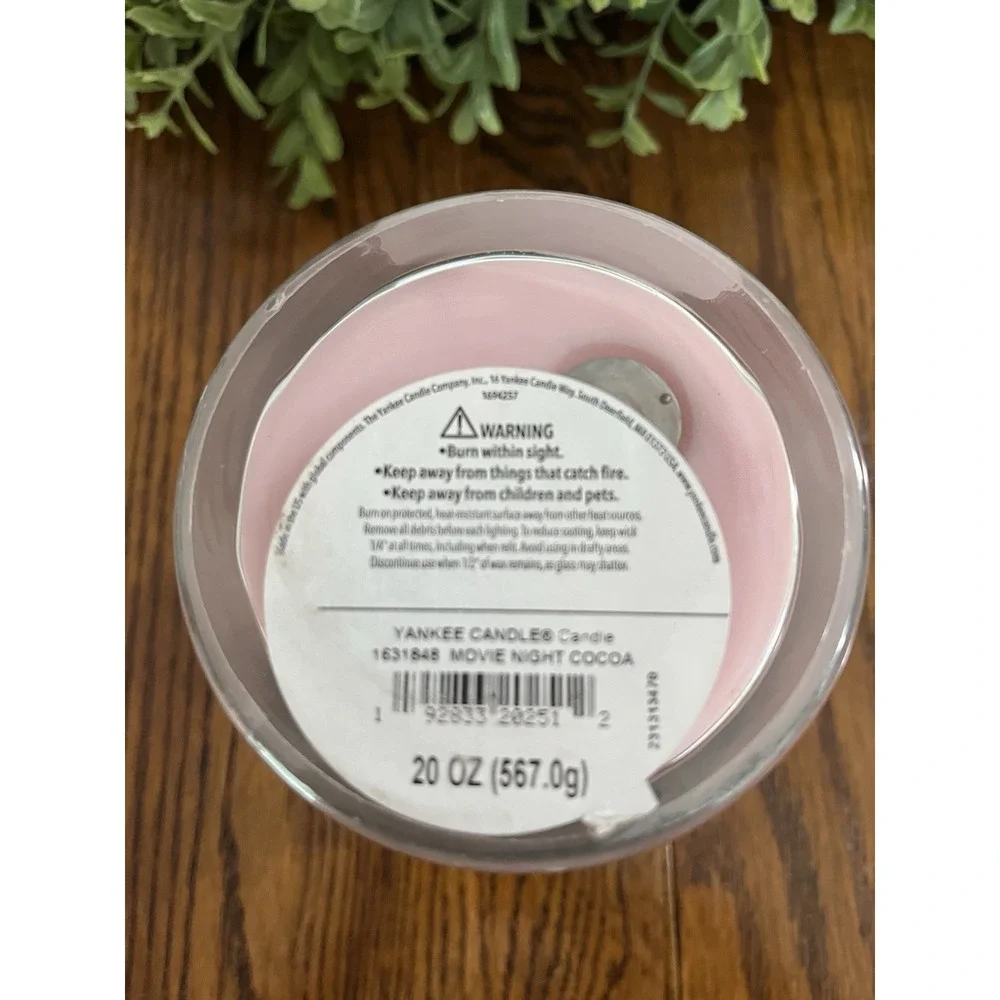 Yankee Candle *20oz. LARGE SIGNATURE TUMBLER CANDLES Movie Night Cocoa